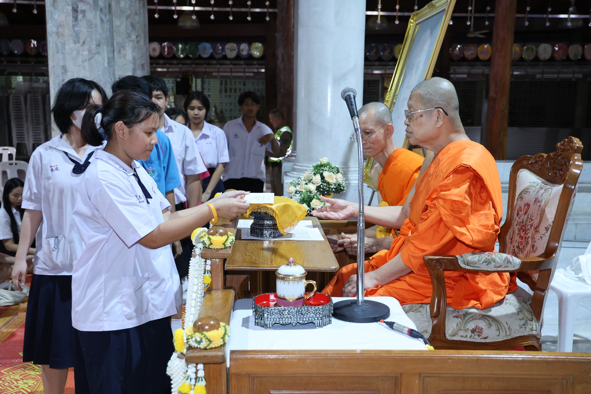 มูลนิธิหลวงพ่อวัดปากน้ำมอบทุนการศึกษา